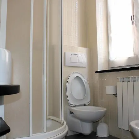 Affittacamere Delaide Pensión 3*